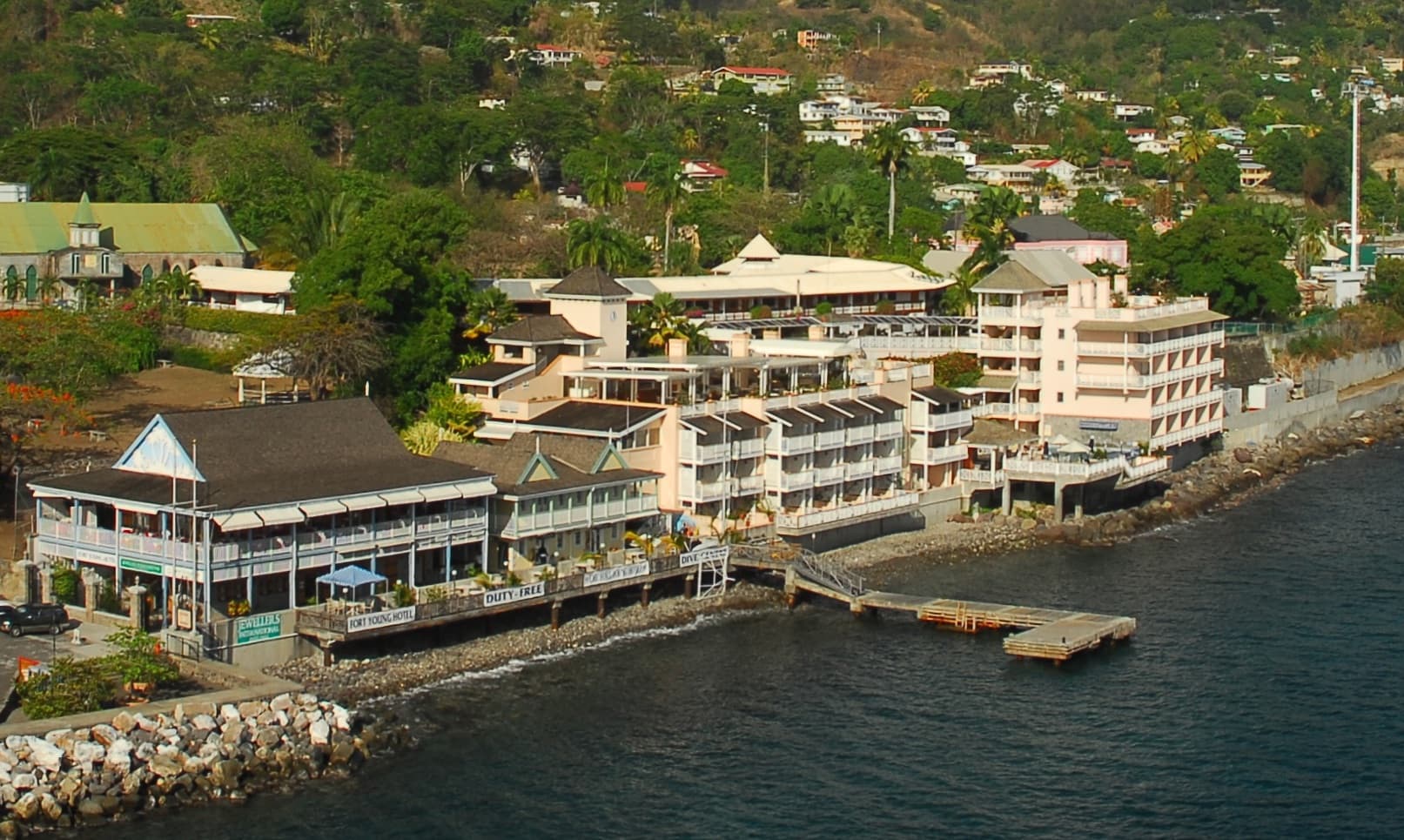 Palisades Restaurant, waterfront at Fort Young